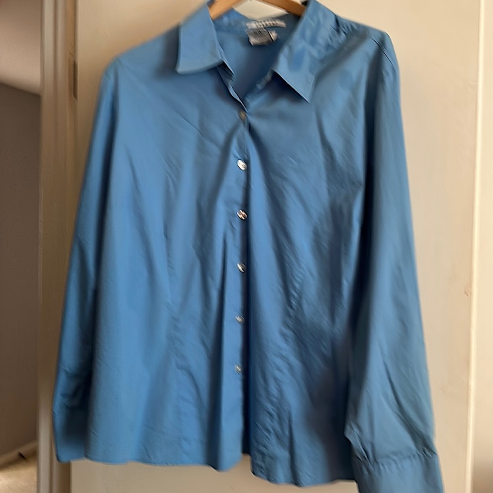 Blue blouse size 3X stretch